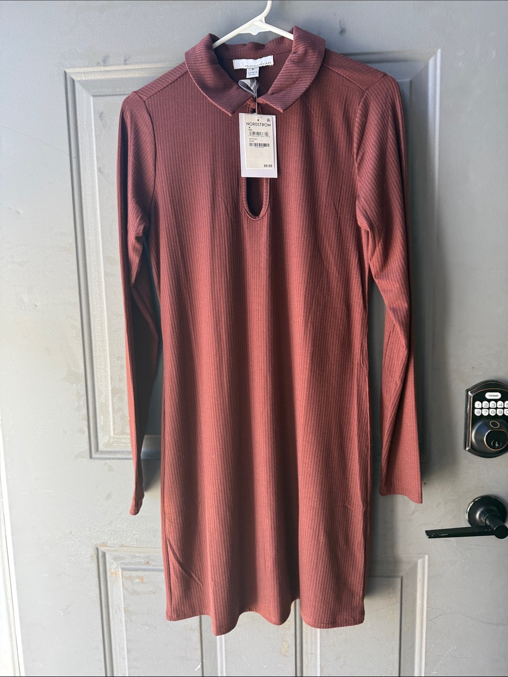 Nordstrom Long-Sleeve Ribbed keyhole Dress in Brick